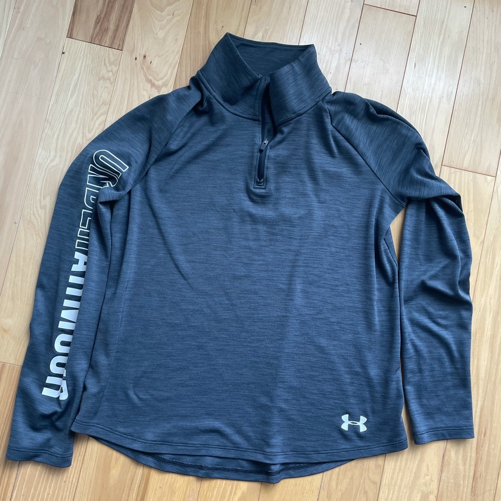 Yxl top great condition
